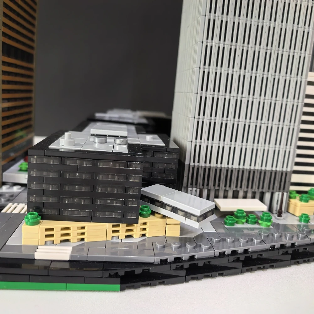 MOC 177998 World Trade Center Complex 1:800 Scale