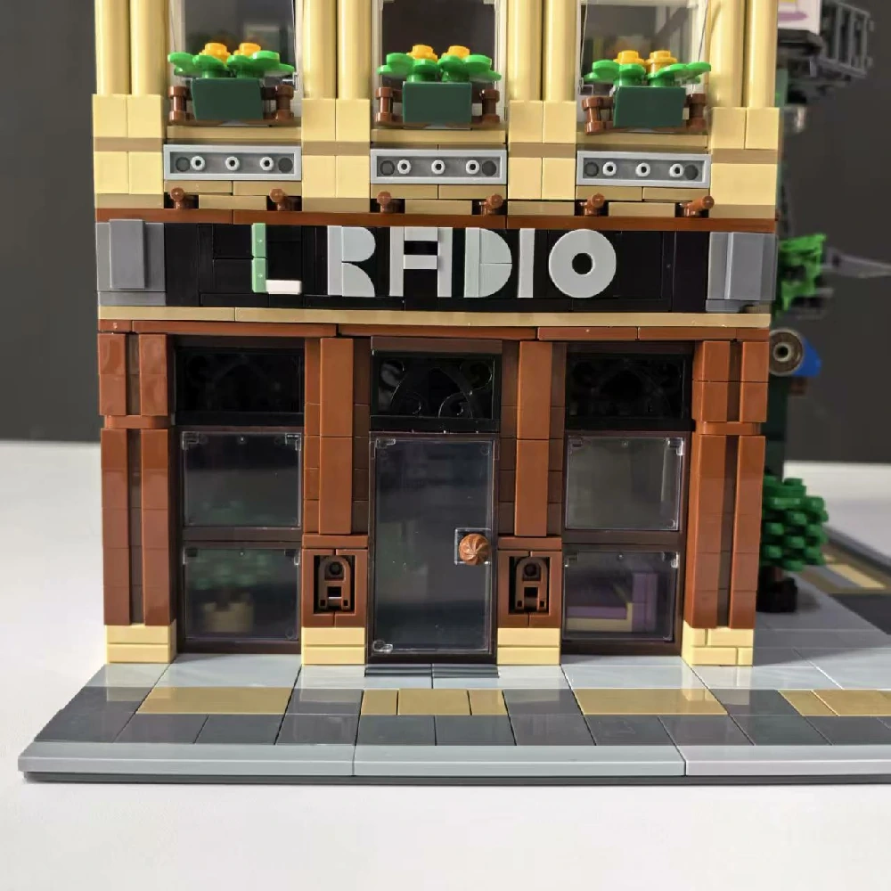 MOC 108370 Radio Station