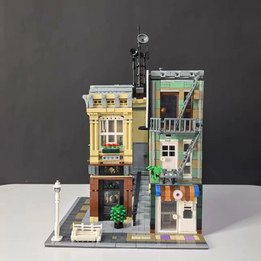 MOC 108370 Radio Station