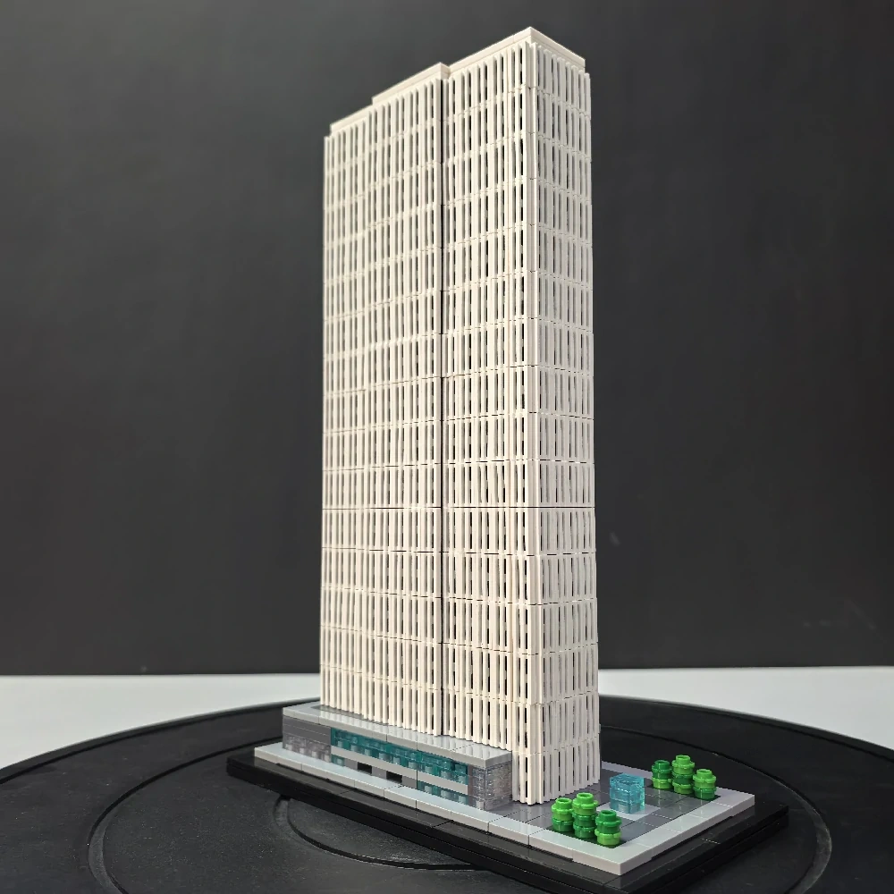 MOC 228751 General Motors Building 1:800 Scale
