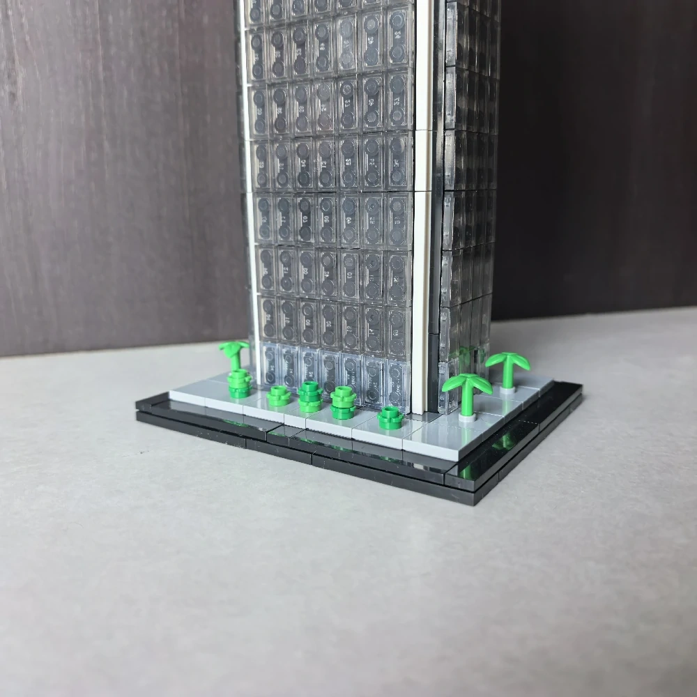 MOC 231911 Aon Center LA 1:800 Scale (Los Angeles)