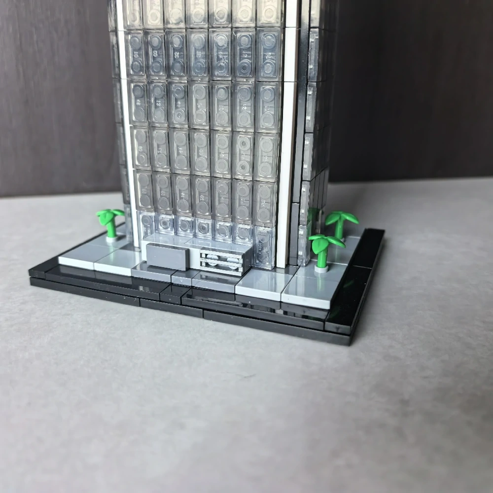 MOC 231911 Aon Center LA 1:800 Scale (Los Angeles)