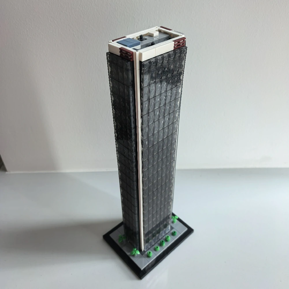 MOC 231911 Aon Center LA 1:800 Scale (Los Angeles)
