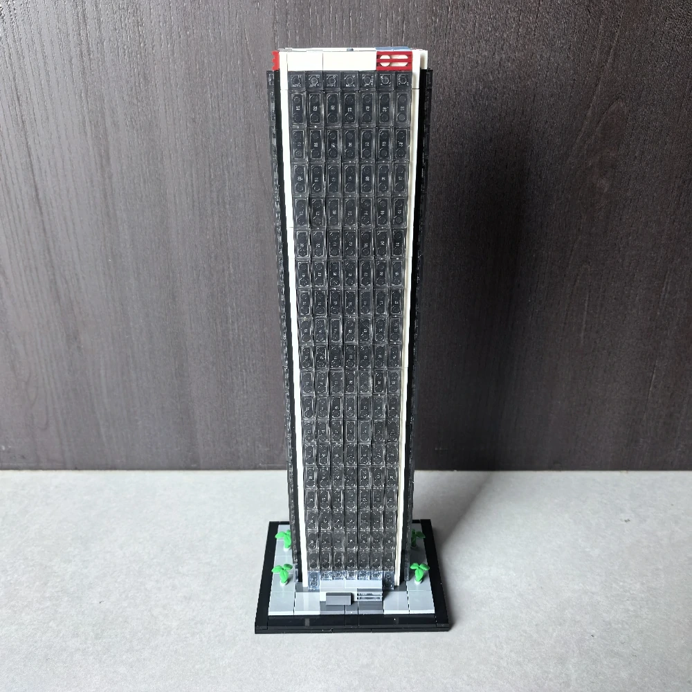 MOC 231911 Aon Center LA 1:800 Scale (Los Angeles)