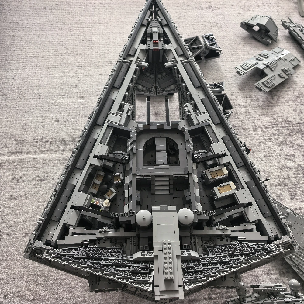 An overview of the internal details of the building block model of Imperial I-class Star Destroyer.