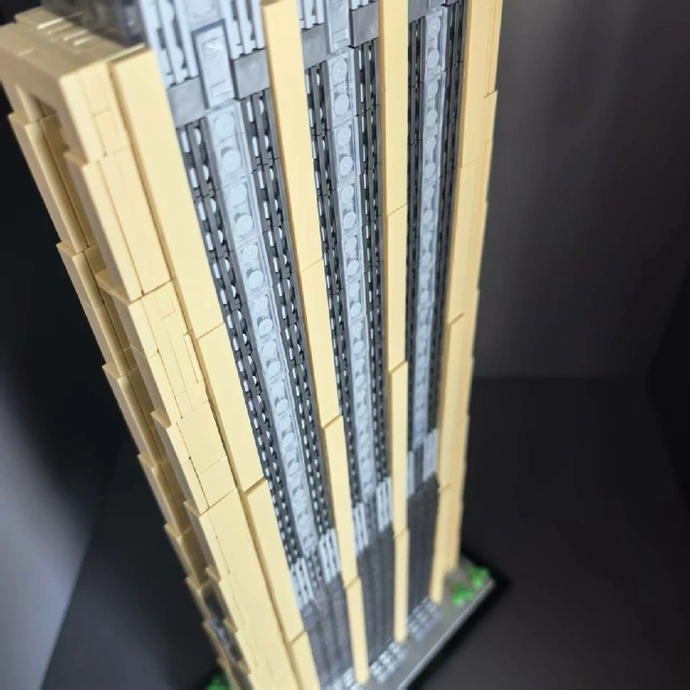 MOC 227859 The Index (Dubai) 1:800 Scale
