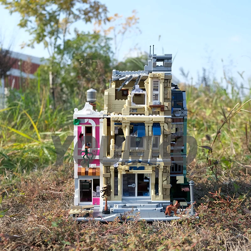 MOC 66832 Apocalypse Police Station