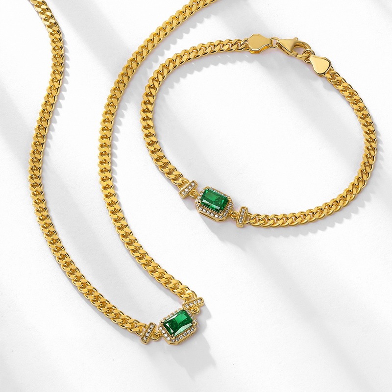 Brilliant Emerald Necklace In Sterling Silver