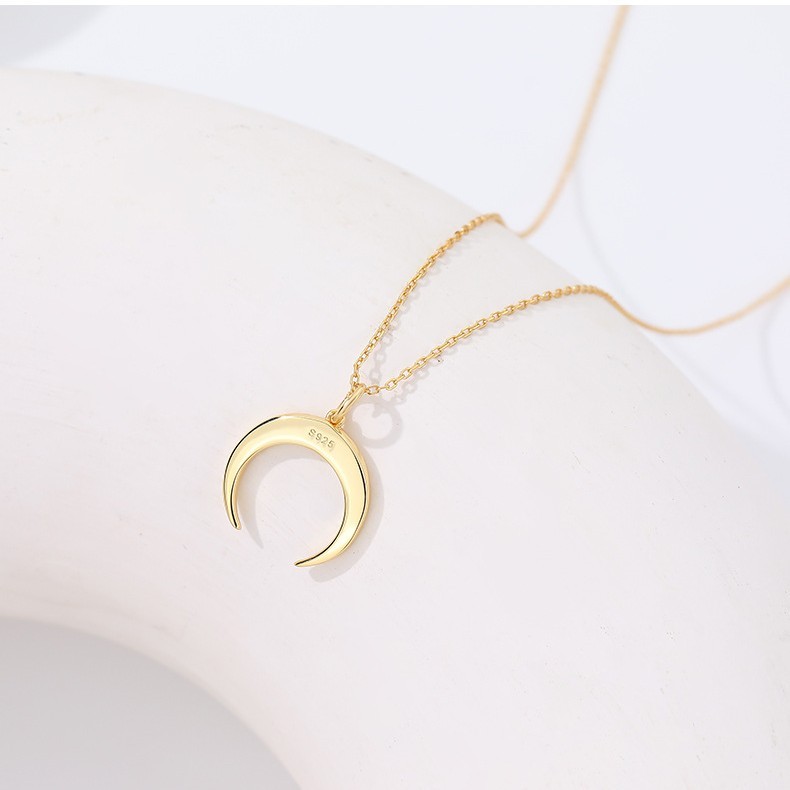 Crescent Necklace In Sterling Silver