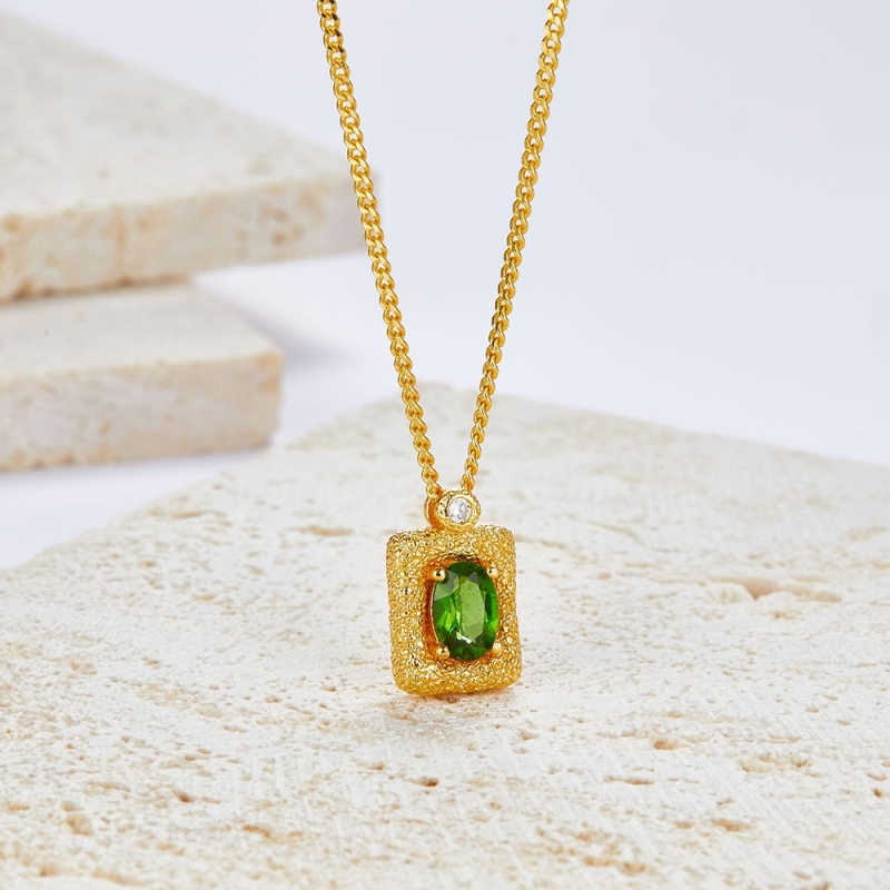 Naturel Diopside Necklace In Sterling Silver