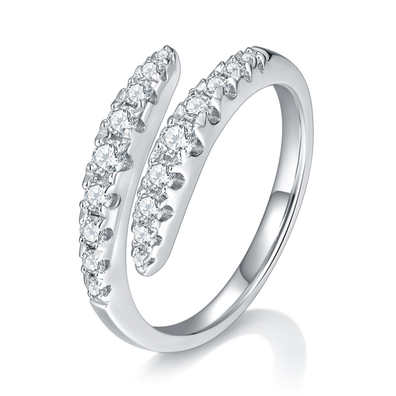 Stylish Sterling Silver Weddinng Band Ring with Moissanite Diamond