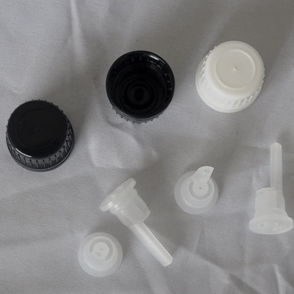 18mm口径瓶用Tamper Evident キャップ＆ドッロパー。