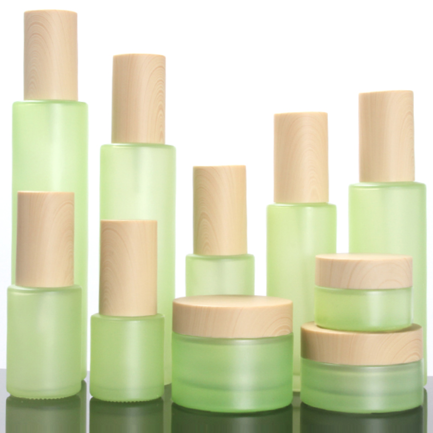 高級の緑ガラス容器(ジャー、ポンプ、スプレーと中栓付き瓶在庫）