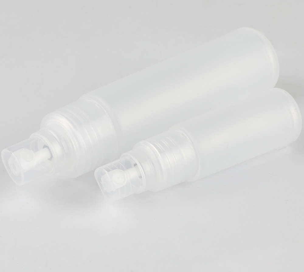 スプレー付きくもりボトル15ml 30ml 50ml 在庫販売、材質はPPです。