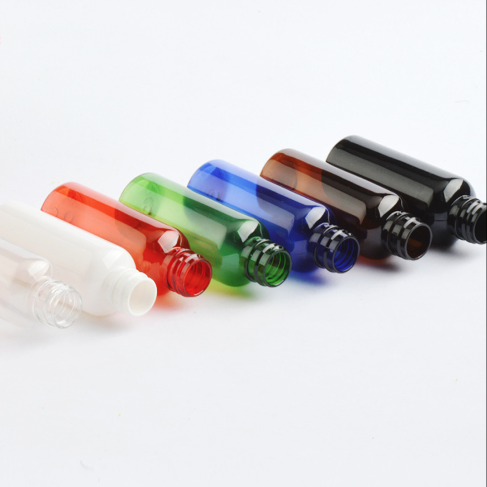 50ml スプレー付きPETボトル、茶色、ブルー、緑、クリアー、白い、赤い、黒い在庫販売