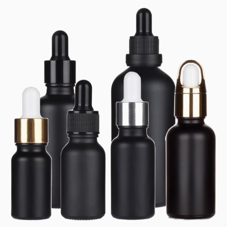 スポイト付きマット黒いガラス瓶、遮光瓶。容量：5ml　10ml、15ml、20ml、30ml、50ml、100mlあり、在庫販売。価格はスポイトとガラス瓶を含めます。