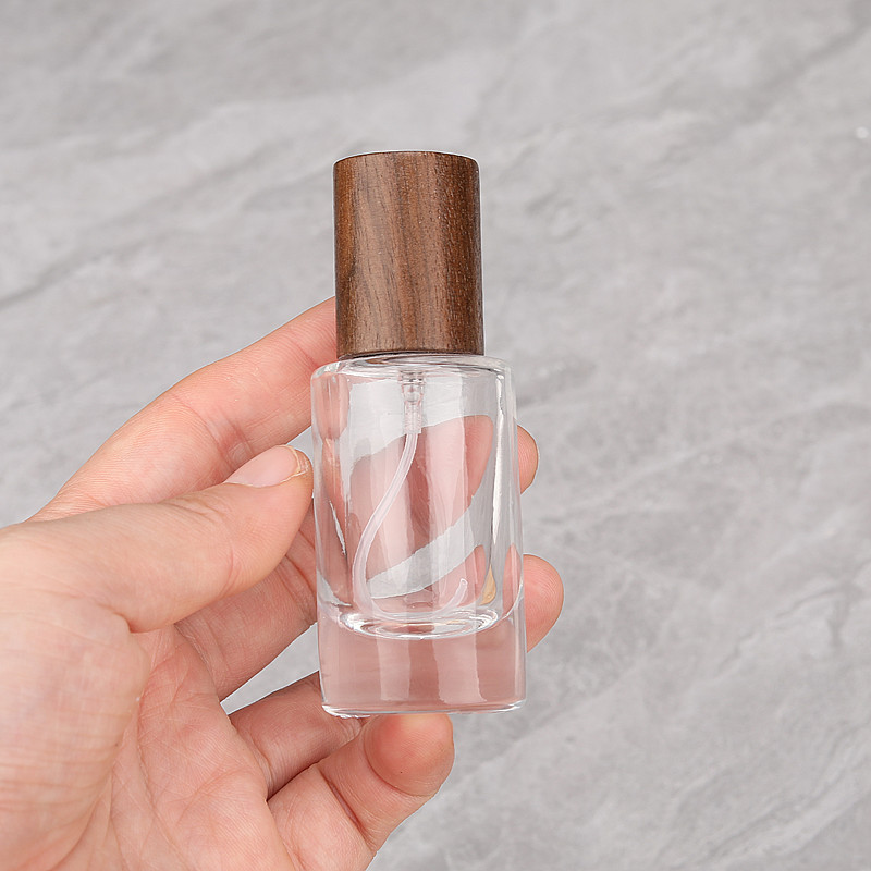木盖20ml 高档磨砂玻璃喷雾瓶30ML高档香水分装瓶空瓶化妆水细雾