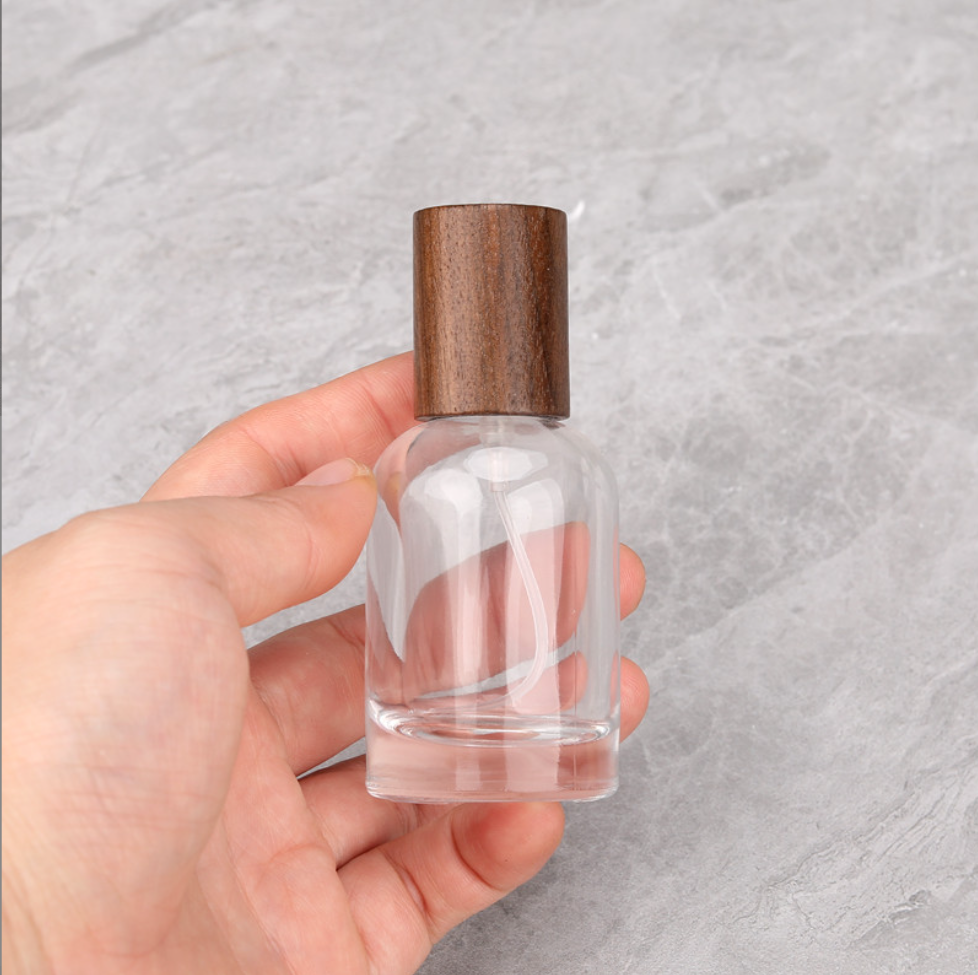 30ml 50ml 木キャップの ミストスプレー付き香水瓶、クリアーガラス瓶。