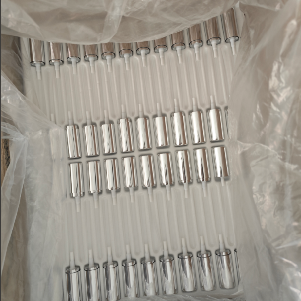 新規改良した18mm口径瓶用のミストスプレー単品です。アルミナー材質、10mlから100mlまで通用です。黒いカラーあり。