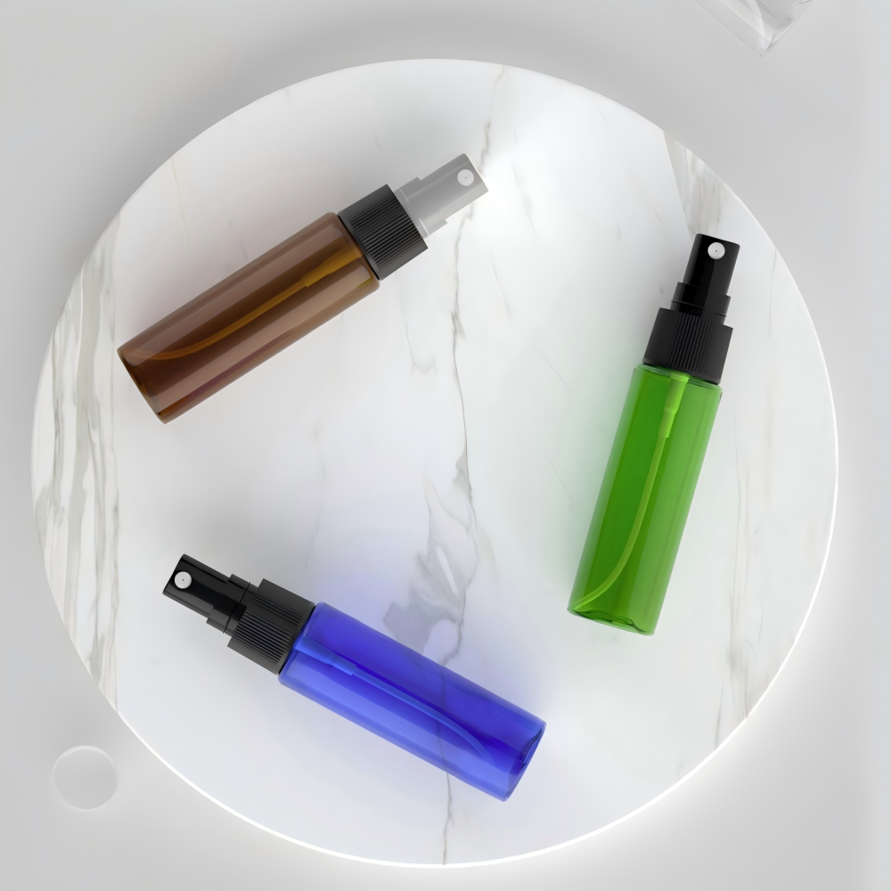 30ml ミストスプレー付きPETボトル、ブルー、茶色、白い、赤い、緑、クリアーのカラーがあリます。