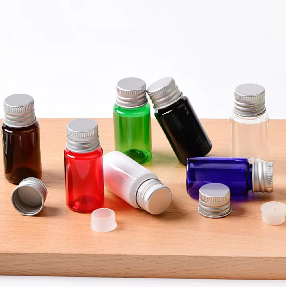 10ml 中栓＆アルミキャップ付きPETボトル、ブルー、茶色、白い、赤い、緑、クリアーのカラーがあリます。