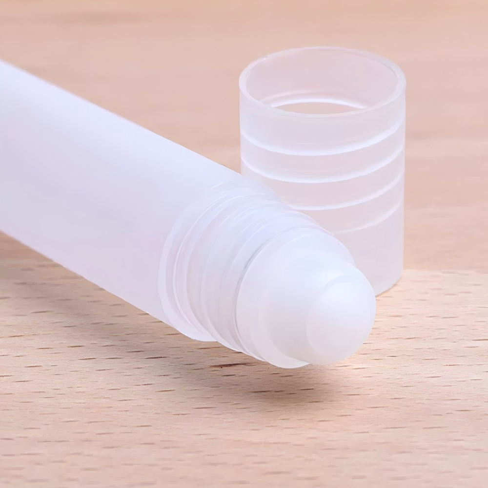 3ml5ml8ml10ml ロールオンプラスチックボトル（プラスチックボール）PP材質、４カラーのピンク、ブルー、ホワイト（半透明）、紫在庫