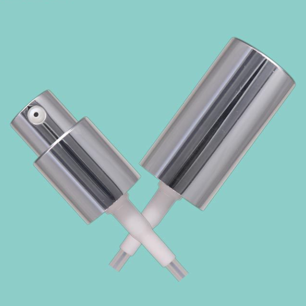18mm口径瓶用のミストスプレーまたはポンプヘッドの単品です。シルバーと黒いカラーアルミナー材質10mlから100mlまで通用です。