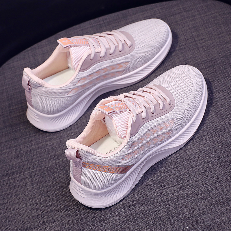 New explosions in spring and summer leisure soft-soled lightweight non-slip mother travel shoes through