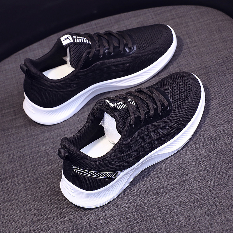 New explosions in spring and summer leisure soft-soled lightweight non-slip mother travel shoes through