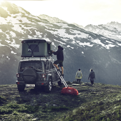 Outdoor 4x4 Rooftop Tent Aluminum ABS Roof Top Tent Overland with 4 windows