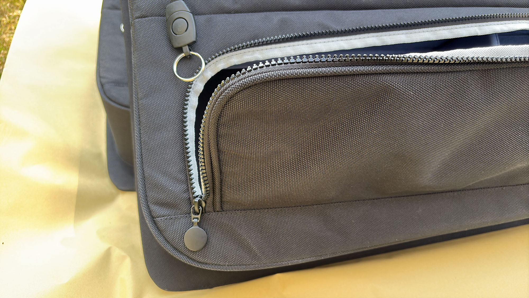 China Manufacturer Heavy Duty VW Multivan Window Bags Custom fit for Side window Storage Bag