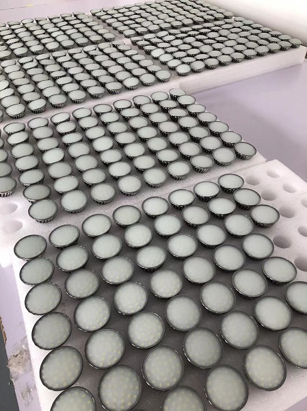 Able No Flicker Ra80 4.2W 27SMD 2835 420Lm 10-30V DC Chrome Bulb with Milky Cover MR16 Led Bulbs MR16 Led Downlights