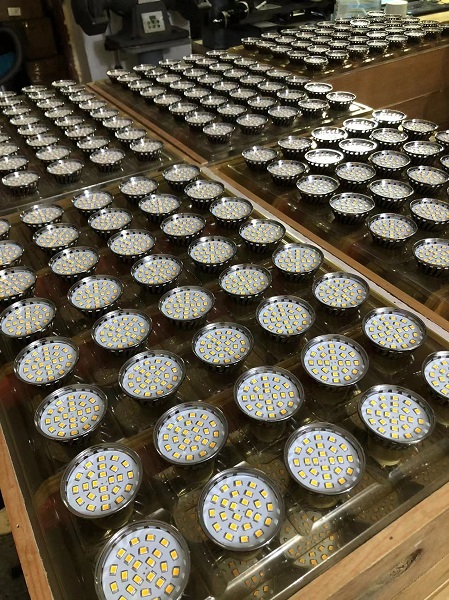 Able No Flicker Ra80 3.5W 24SMD 2835 380Lm 10-30V DC Chrome Bulb with Milky Cover MR16 Led Bulbs MR16 Led Downlights
