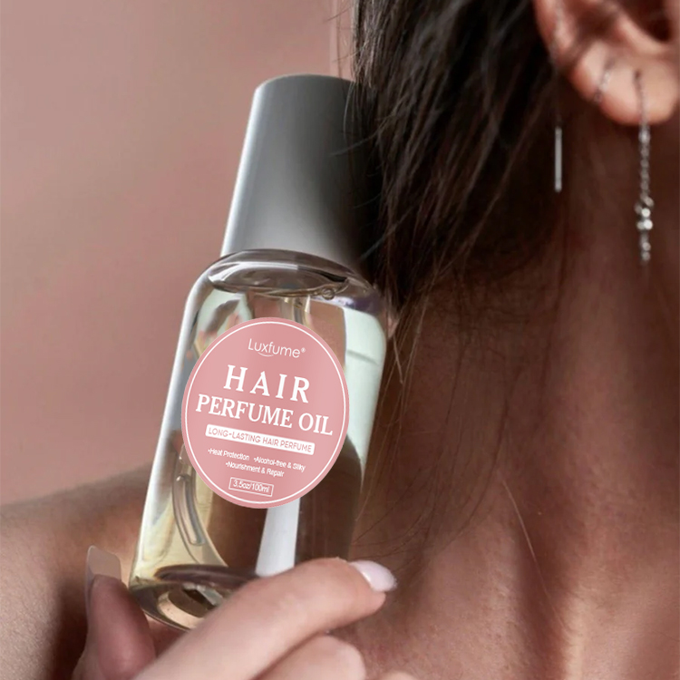 Say goodbye to ordinary perfume—deodorize and nourish your hair with Hair Perfume Oil.