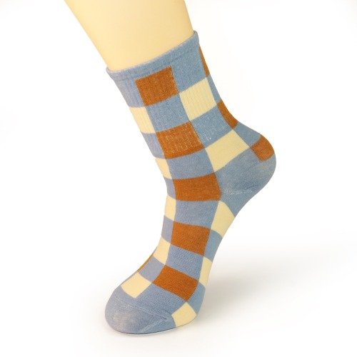 Color-crossing socks