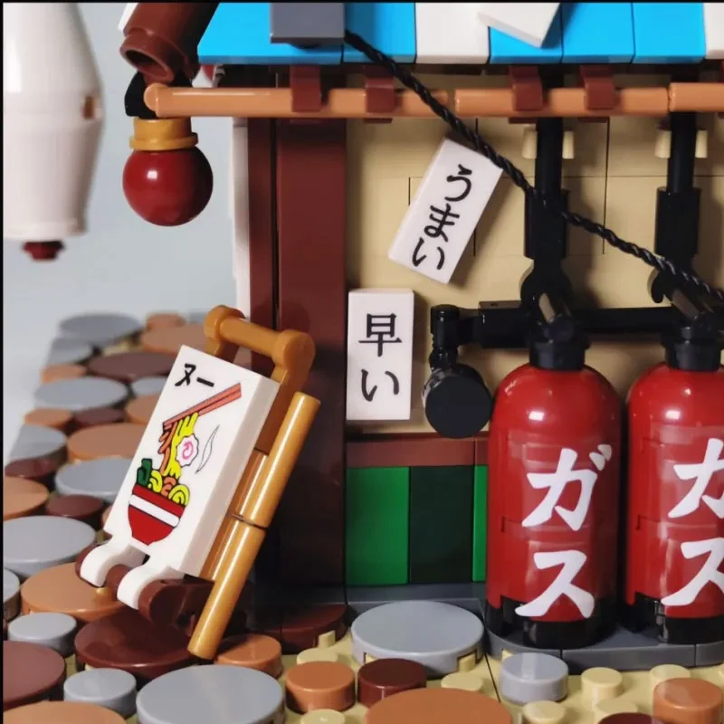 K99 Super 18K Movie &amp; Game Series NARUTO: ICHIRAKU RAMEN SHOP Building Blocks 2010pcs Bricks Ship From China