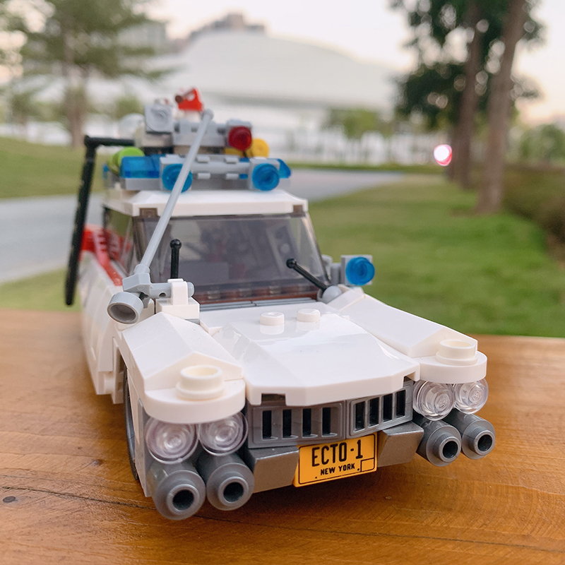 MOC Custom “ghostbusters ECTO-1”Model Car 300pcs bricks creator kids toy ship from China.