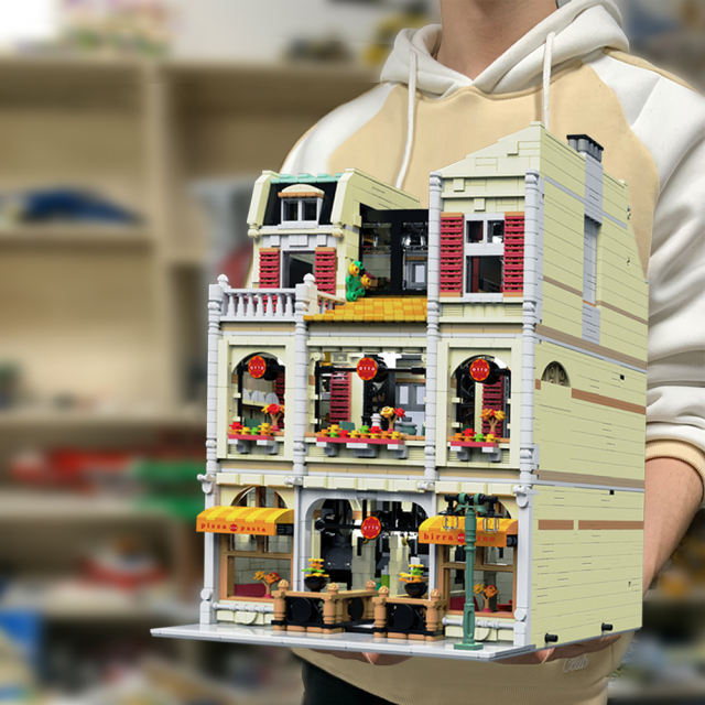 UrGe 10202 Creator Expert Modular Buildings Pizzeria Shop Building Blocks 5588pcs Bricks Toys From China.