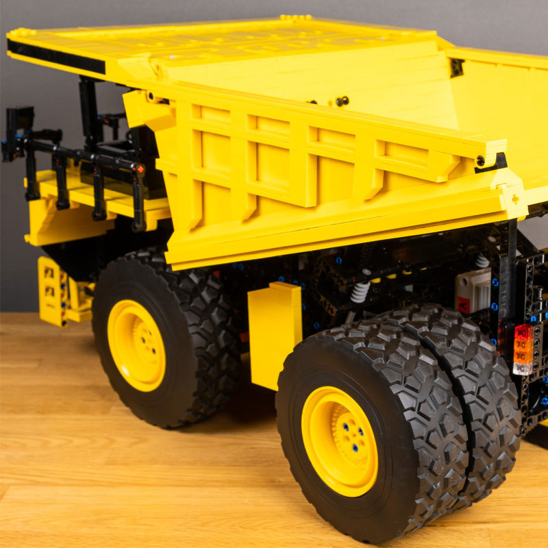 {Pre-sale available on 20th Sep.}YC22005 Technic 1:37 Motor Shine YU Dump Truck Car Building Blocks 3565pcs Bricks From Europe Delivery.