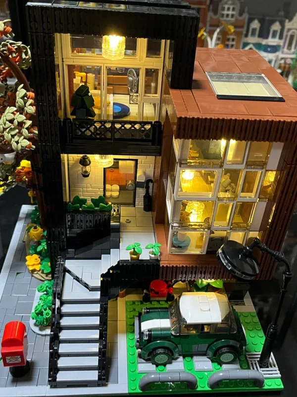 (Pre-sale Available on 29th Oct.)Mork 10205 Modular Buildings Modern villa Building Blocks 9 in 1 3300pcs Bricks Toys Gift From USA 3-7 Days Delivery.