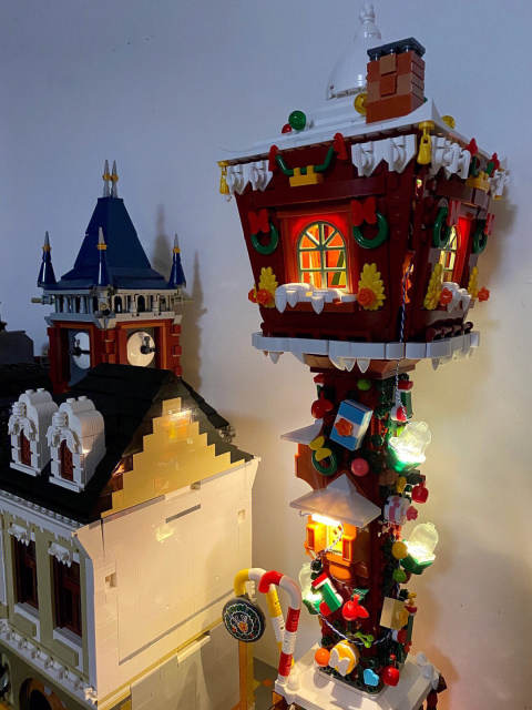 Sluban M38-B0990 Creator Christmas Lamp House building Blocks 1799pcs Bricks Toys From China Delivery.