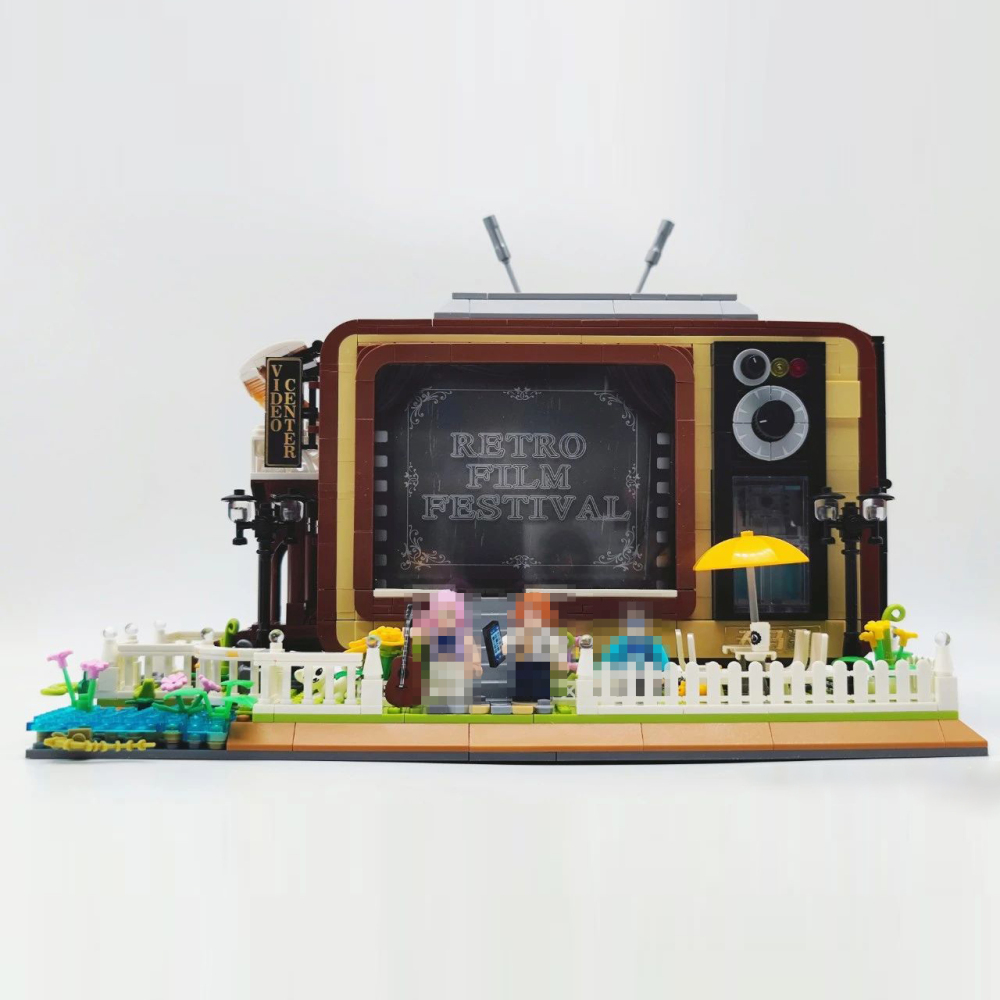 {Mini Bricks} ZHEGAO DZ6018 Creator Flim Centre Toys Building Blocks 2127±pcs Bricks from China.