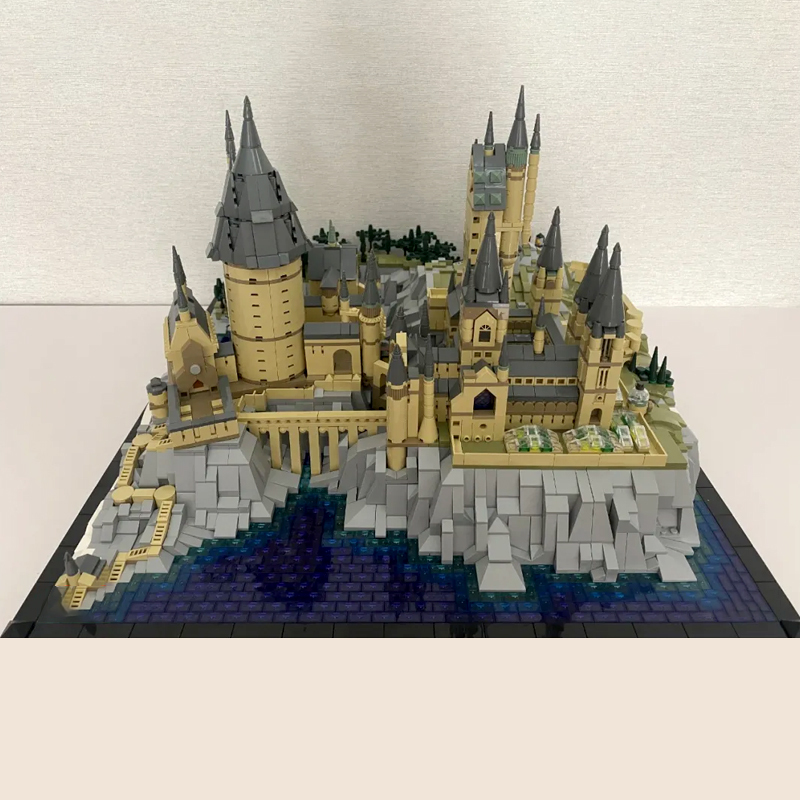 Mould King 22004 Movie Series Harry Potter Hogwarts School of Witchcraft and Wizardry Building Blocks 6778±pcs Bricks from USA 3-7 Days Delivery.