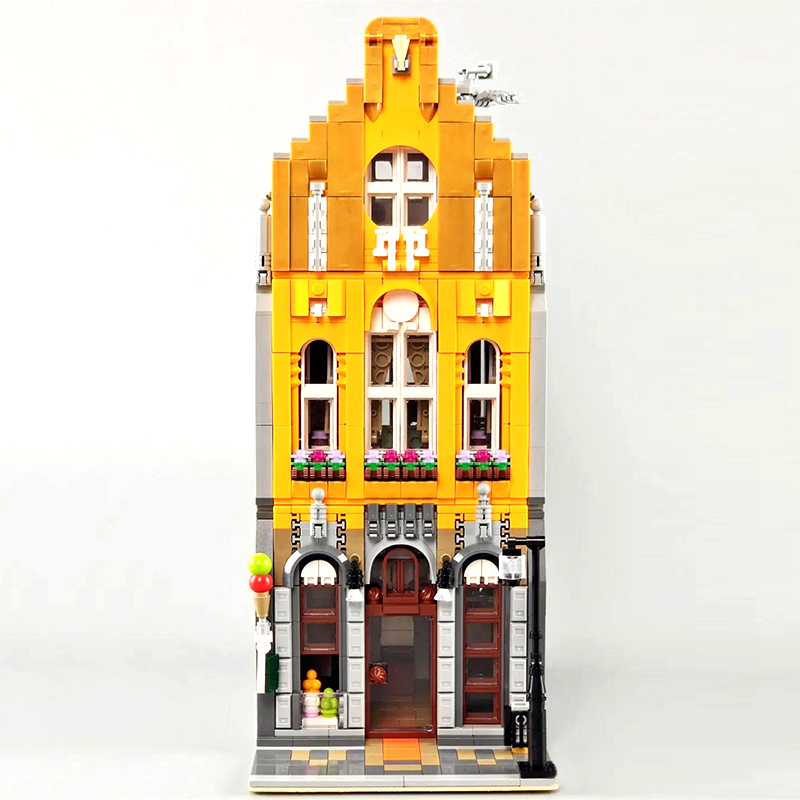 {With Light} LR10003 Ice Cream Parlor Modular Buildings Blocks 2605±pcs Bricks from China.