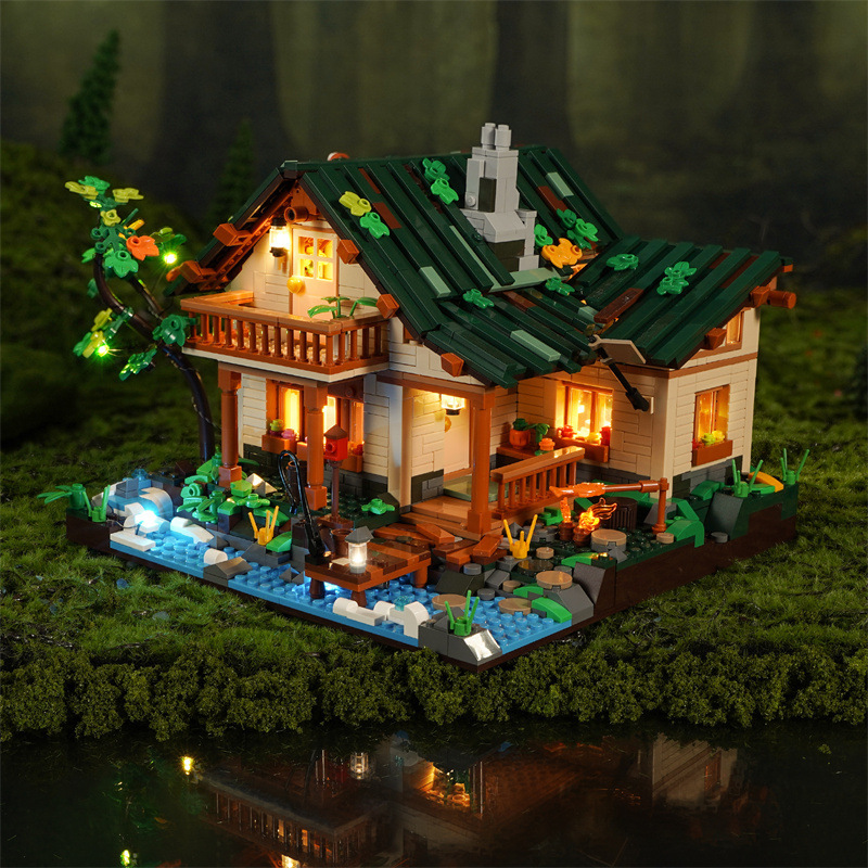 FunWhole FH9004 Modular Buildings Lake House Retro House Building Blocks 1969±pcs Bricks Toys From China.