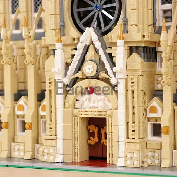 BAKA 33213 Notre Dame de Paris Modular Buildings