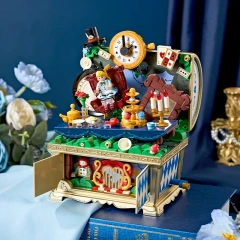 506192 Alice Mad Tea-Party 490±pcs