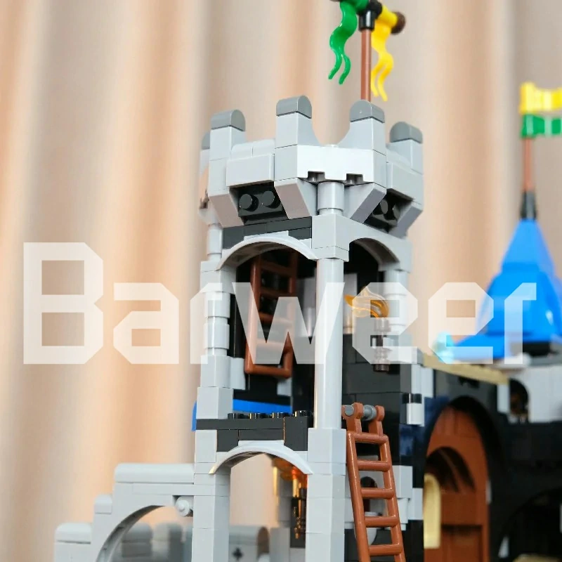 [Deal] Studio MOC 148389 Fortress of Lakeside County Modular Buildings