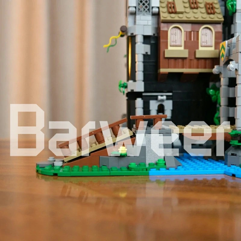 [Deal] Studio MOC 148389 Fortress of Lakeside County Modular Buildings