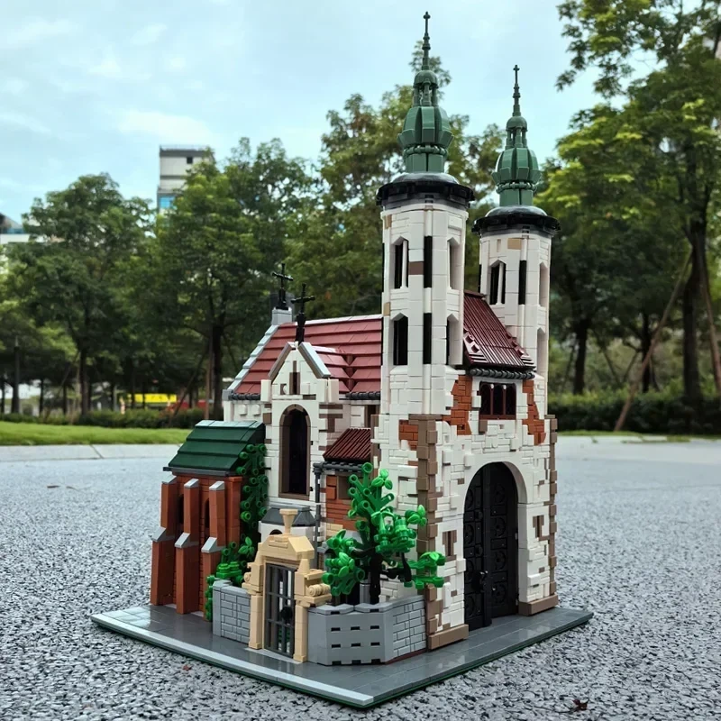 Studio MOC 124447 Andrew's Church